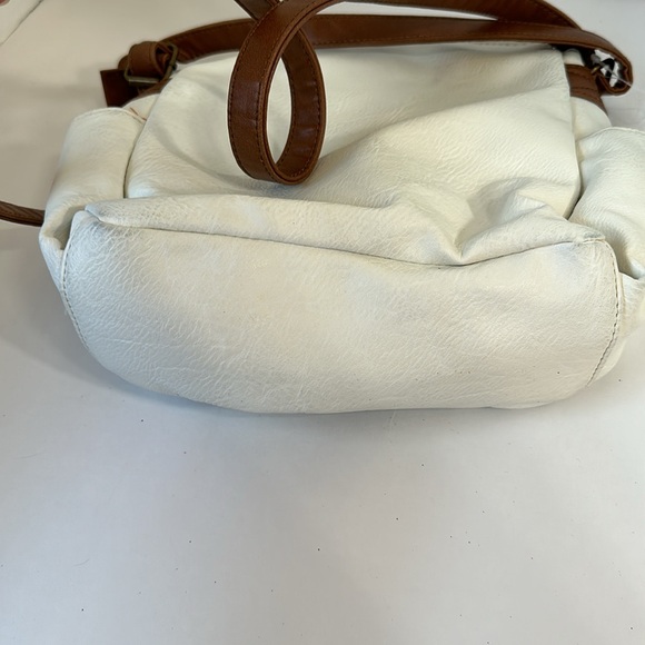 Bueno white and brown crossbody bag purse faux leather - Picture 8 of 8